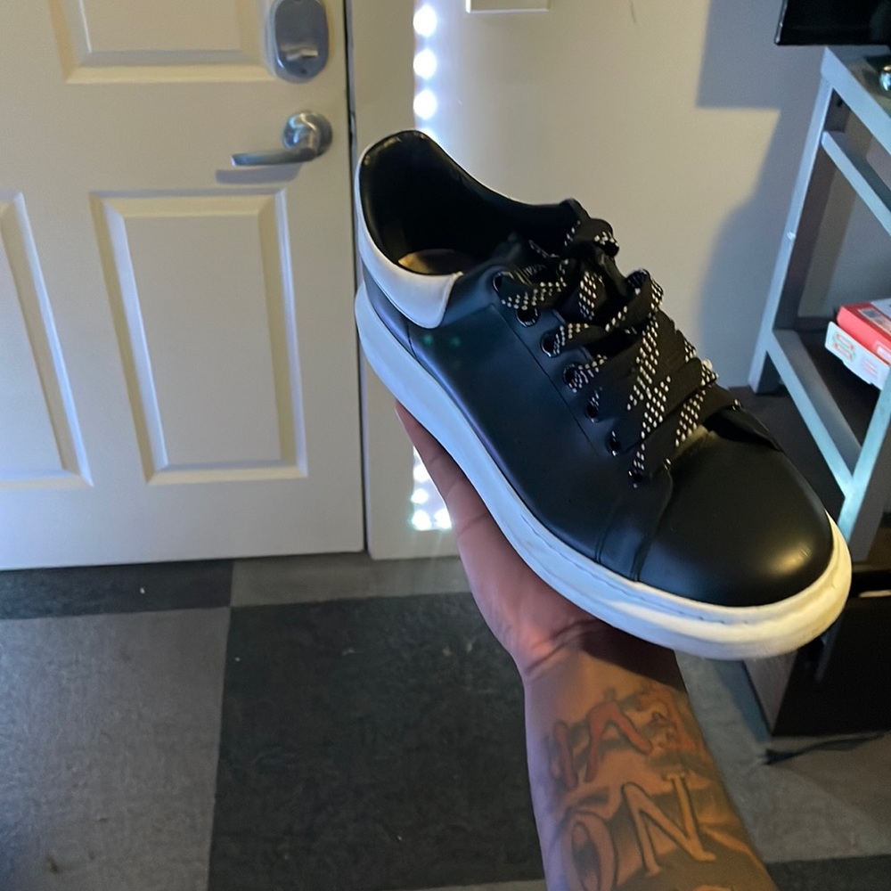 Alexander mcqueen(size 43)